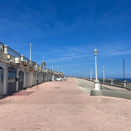 Seafront Beachroom Apartman *