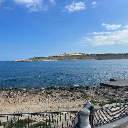 Apartman Seafront Beachroom *